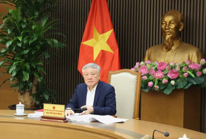 Phó Thủ tướng Thường trực Chính phủ Nguyễn Hòa Bình cho ý kiến cụ thể về những vấn đề còn có ý kiến khác nhau trong nội dung Chương trình - Ảnh: VGP/Nguyễn Hoàng